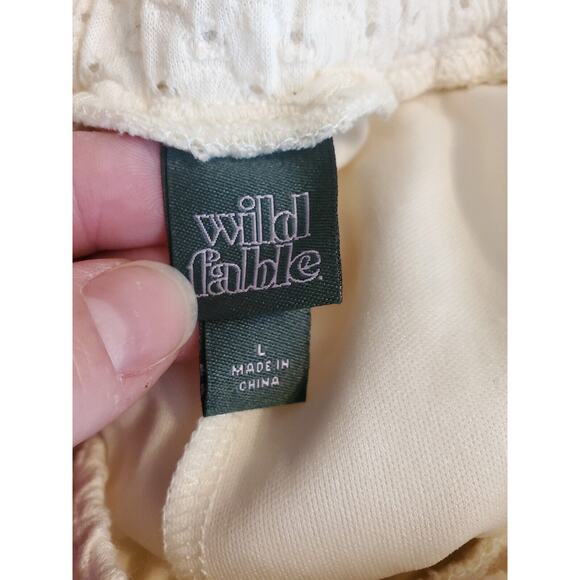 Wild Fable Women's Pull On Eyelet Lined Shorts Cream Size Large - Picture 3 of 4